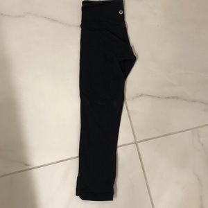 3/4 Lululemon Black Leggings